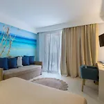 Ξενοδοχείο Terra D'acqua & 3*